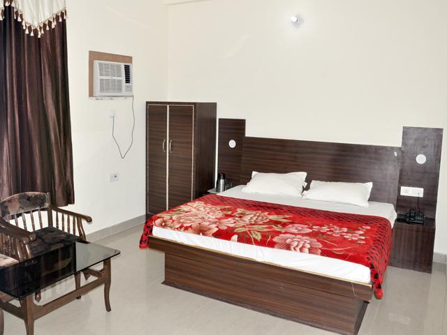 Hotel Devi Mahal Katra  Phòng bức ảnh